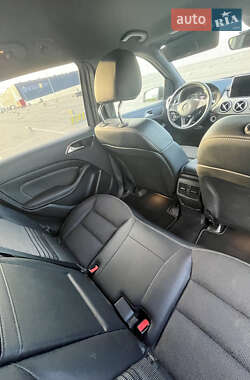 Хэтчбек Mercedes-Benz B-Class 2016 в 