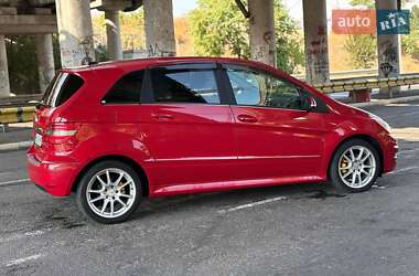 Хэтчбек Mercedes-Benz B-Class 2009 в 