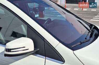Хэтчбек Mercedes-Benz B-Class 2017 в 