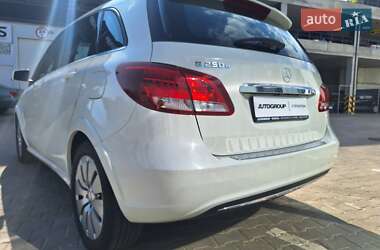 Хэтчбек Mercedes-Benz B-Class 2017 в 