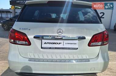 Хэтчбек Mercedes-Benz B-Class 2017 в 