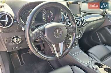 Хэтчбек Mercedes-Benz B-Class 2017 в 
