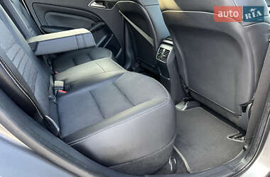 Хэтчбек Mercedes-Benz B-Class 2016 в 