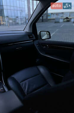 Хэтчбек Mercedes-Benz B-Class 2011 в 