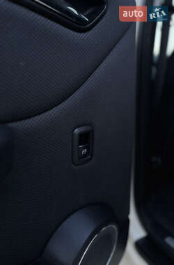 Хэтчбек Mercedes-Benz B-Class 2011 в 