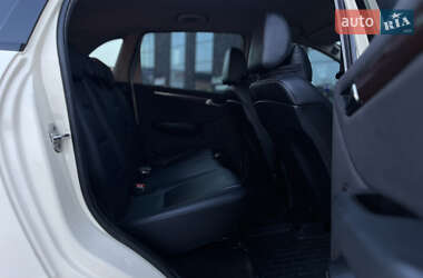 Хэтчбек Mercedes-Benz B-Class 2011 в 