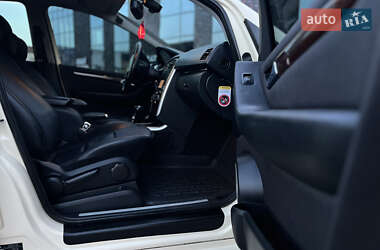 Хэтчбек Mercedes-Benz B-Class 2011 в 