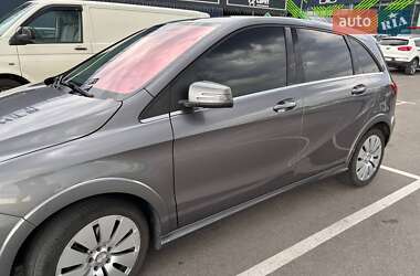 Хэтчбек Mercedes-Benz B-Class 2015 в 