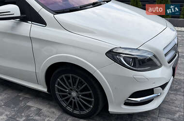 Хэтчбек Mercedes-Benz B-Class 2015 в 