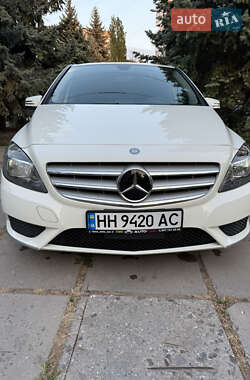 Хэтчбек Mercedes-Benz B-Class 2013 в 