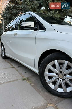 Хэтчбек Mercedes-Benz B-Class 2013 в 