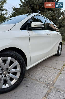 Хэтчбек Mercedes-Benz B-Class 2013 в 
