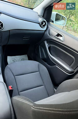 Хэтчбек Mercedes-Benz B-Class 2013 в 