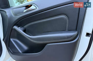 Хэтчбек Mercedes-Benz B-Class 2013 в 