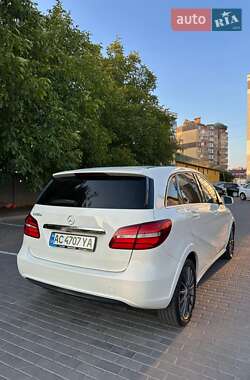 Хэтчбек Mercedes-Benz B-Class 2017 в 