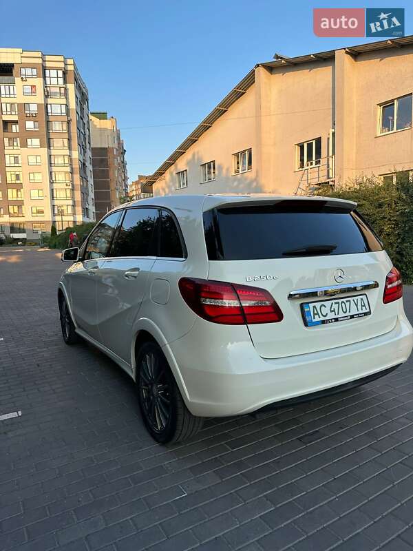 Хэтчбек Mercedes-Benz B-Class 2017 в Луцке