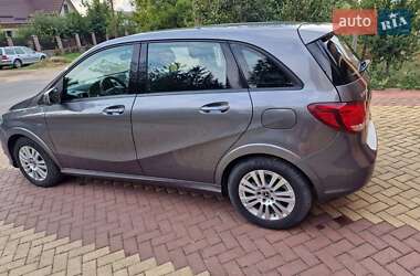 Хэтчбек Mercedes-Benz B-Class 2017 в 