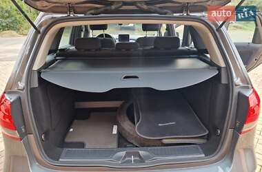 Хэтчбек Mercedes-Benz B-Class 2017 в 