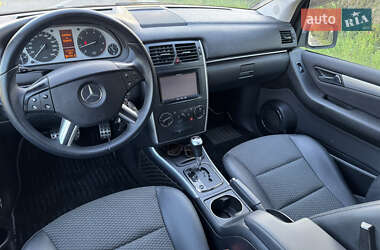 Хэтчбек Mercedes-Benz B-Class 2010 в 