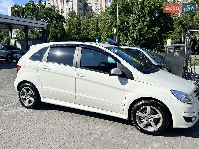 Хэтчбек Mercedes-Benz B-Class 2011 в Львове