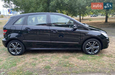 Хэтчбек Mercedes-Benz B-Class 2009 в 