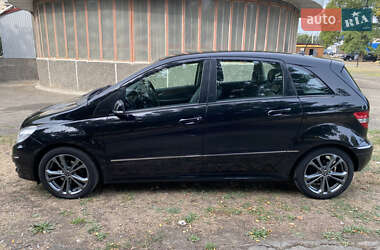 Хэтчбек Mercedes-Benz B-Class 2009 в 
