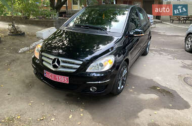 Хэтчбек Mercedes-Benz B-Class 2009 в 