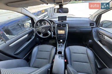 Хэтчбек Mercedes-Benz B-Class 2010 в 
