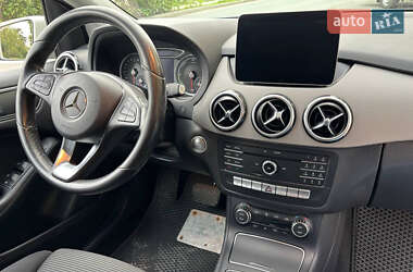 Хэтчбек Mercedes-Benz B-Class 2017 в 