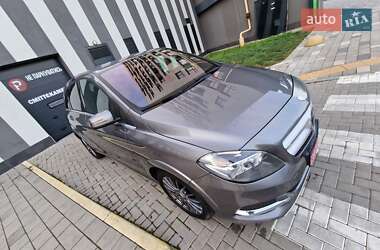 Хэтчбек Mercedes-Benz B-Class 2015 в 