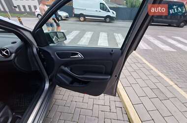 Хэтчбек Mercedes-Benz B-Class 2015 в 