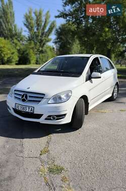 Хэтчбек Mercedes-Benz B-Class 2010 в 