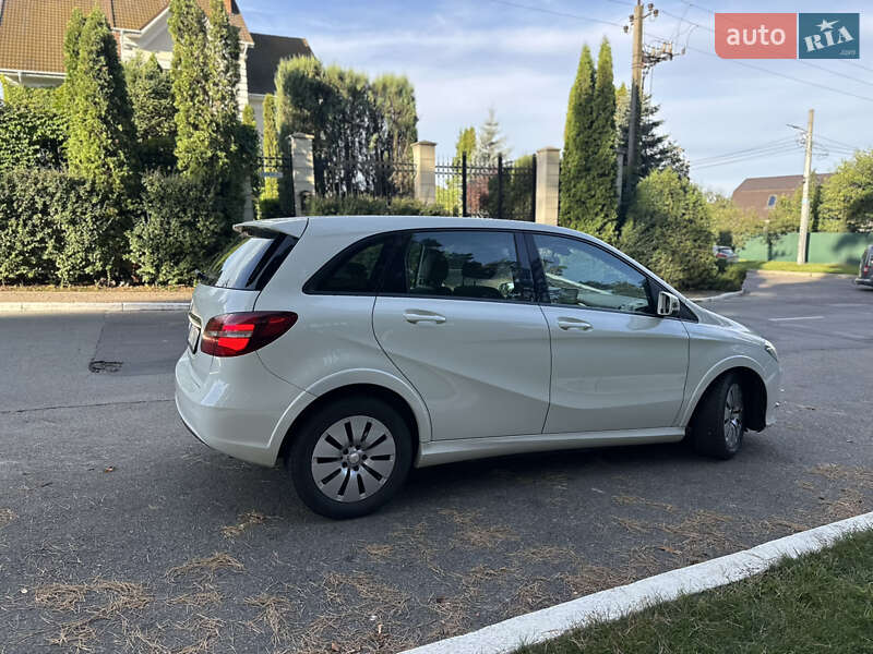 Хэтчбек Mercedes-Benz B-Class 2015 в Киеве фото 6 Хэтчбек Mercedes-Benz B-Class 2015 в Киеве