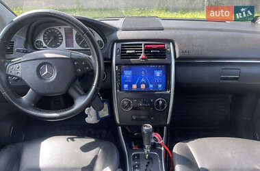 Хэтчбек Mercedes-Benz B-Class 2009 в 