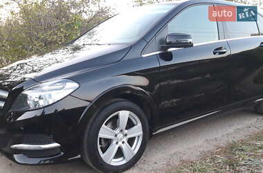 Хэтчбек Mercedes-Benz B-Class 2017 в 