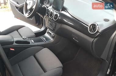 Хэтчбек Mercedes-Benz B-Class 2017 в 