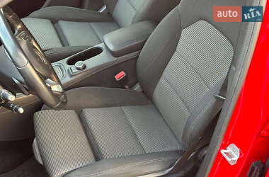 Хэтчбек Mercedes-Benz B-Class 2017 в 