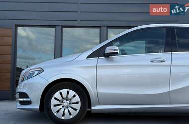 Хэтчбек Mercedes-Benz B-Class 2017 в 