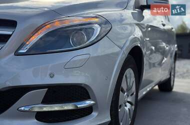 Хэтчбек Mercedes-Benz B-Class 2017 в 