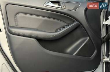 Хэтчбек Mercedes-Benz B-Class 2017 в 