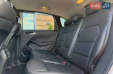 Хэтчбек Mercedes-Benz B-Class 2017 в 