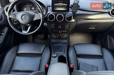 Хэтчбек Mercedes-Benz B-Class 2017 в 