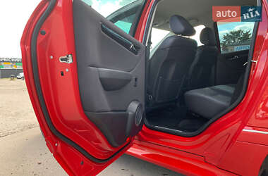 Хетчбек Mercedes-Benz B-Class 2010 в 