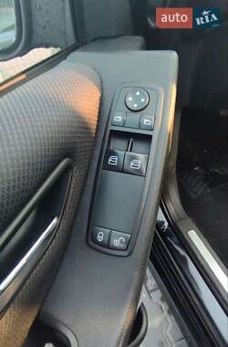 Хэтчбек Mercedes-Benz B-Class 2009 в 