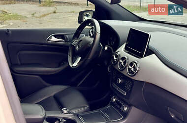 Хэтчбек Mercedes-Benz B-Class 2016 в 