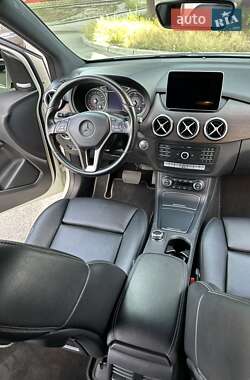 Хэтчбек Mercedes-Benz B-Class 2016 в 