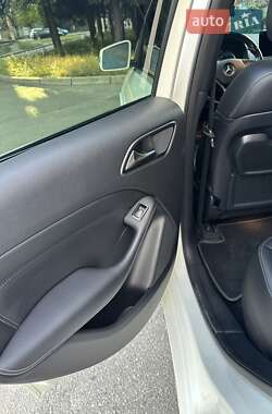 Хэтчбек Mercedes-Benz B-Class 2016 в 