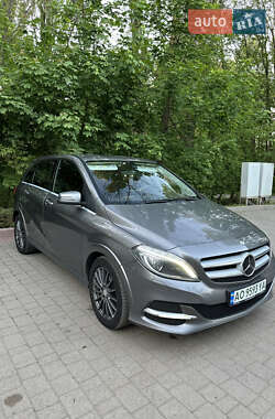 Хэтчбек Mercedes-Benz B-Class 2016 в 
