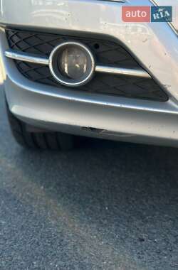 Хэтчбек Mercedes-Benz B-Class 2010 в 
