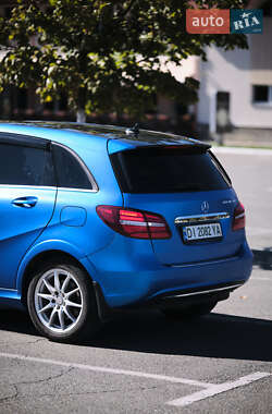 Хэтчбек Mercedes-Benz B-Class 2015 в 
